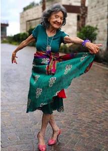 100-летняя учительница йоги поделилась секретами счастья и долголетия - здоровое питание на Diet4Health.ru